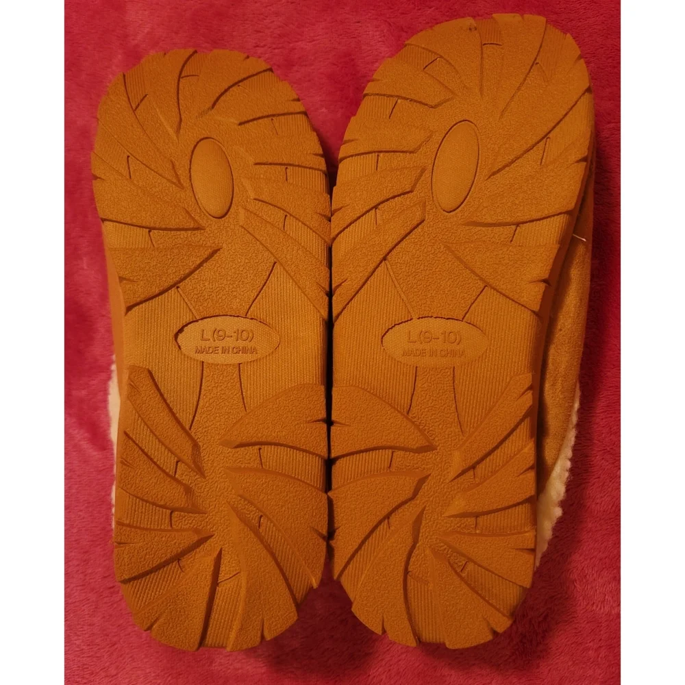 Snowflake Slippers Size Large (9-10) - Picture 6 of 6